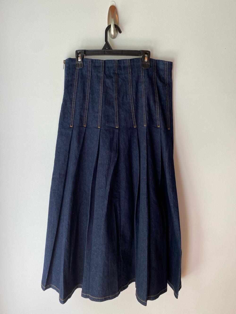 NWT FREE ASSEMBLY Classic Dark Blue Denim Pleated Midi Skirt Size 2